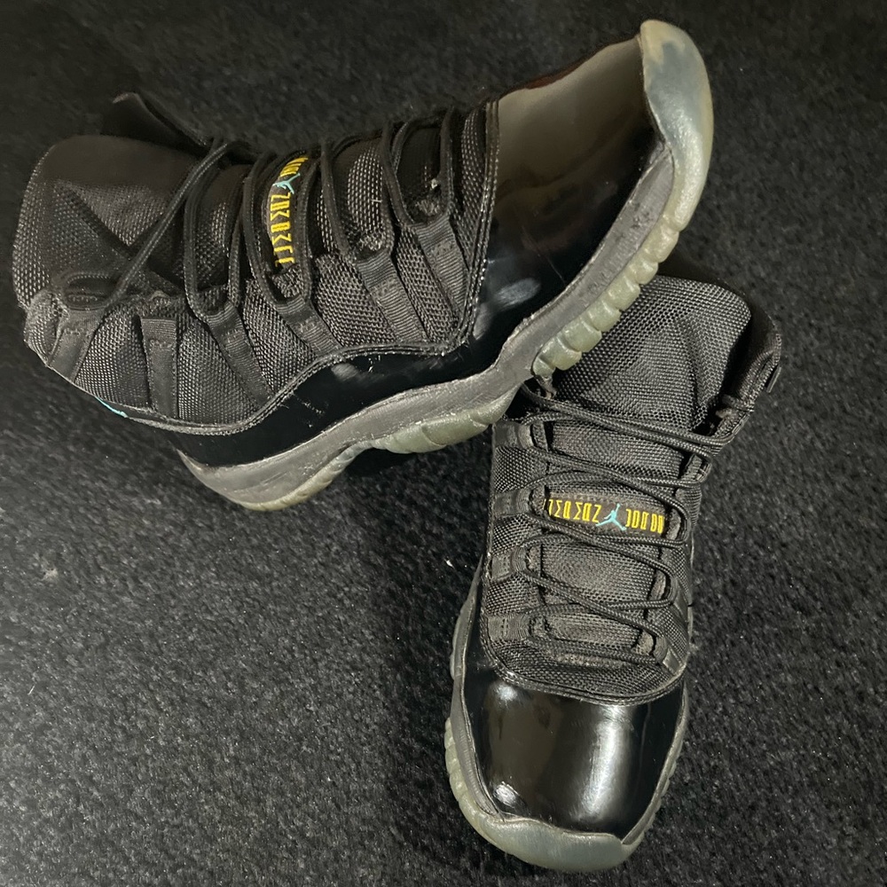 Retro 11 gamma Jordan  blue size 6.5y or size 8 womens and adult men size 6.5
